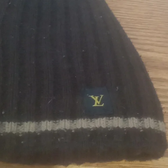 COPY - Toque - Picture 2 of 4